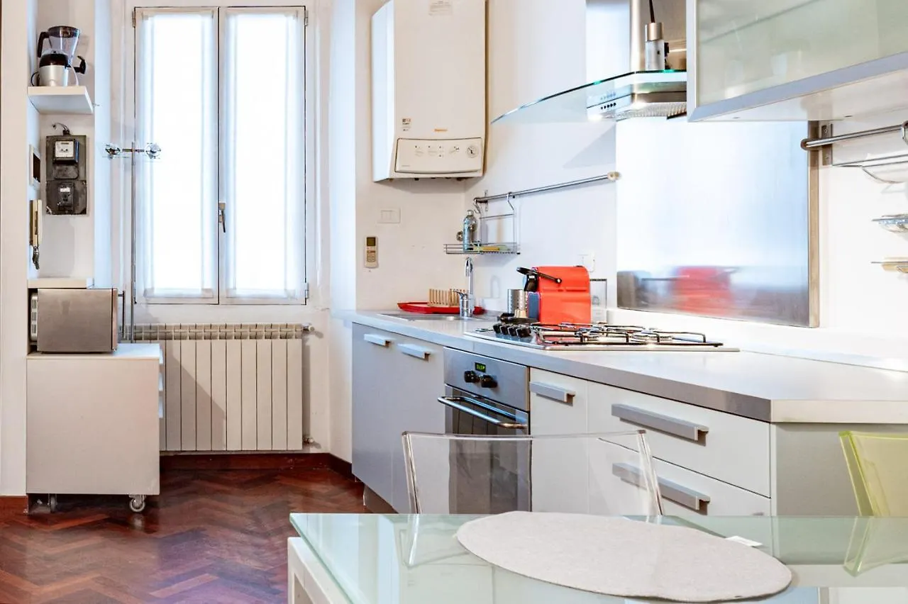 מילאנו Ticinese Livings Comfy Suite - Full City Center איטליה